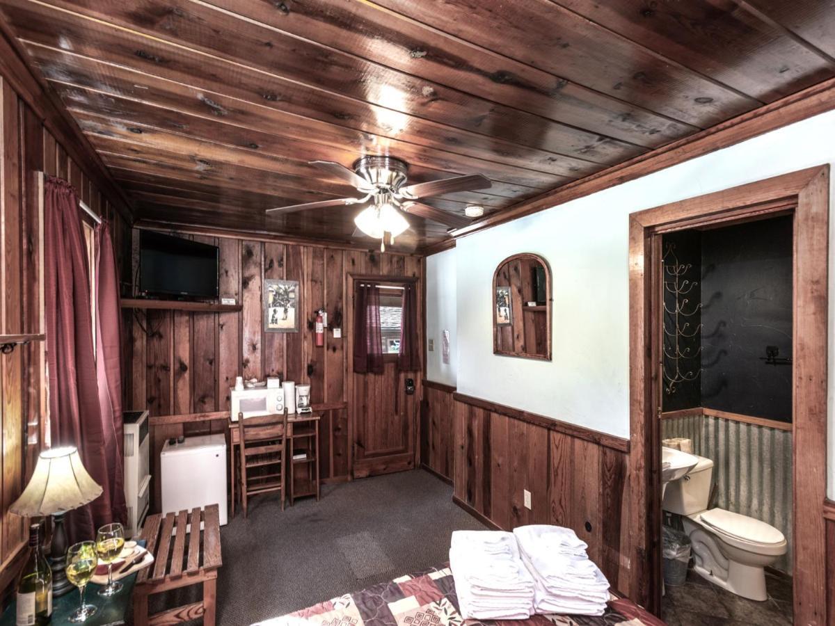 Apache Village 3, Queen Bed, Midtown, Sleeps 2 Руидозо Экстерьер фото