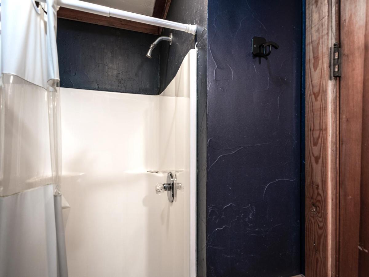 Apache Village 3, Queen Bed, Midtown, Sleeps 2 Руидозо Экстерьер фото